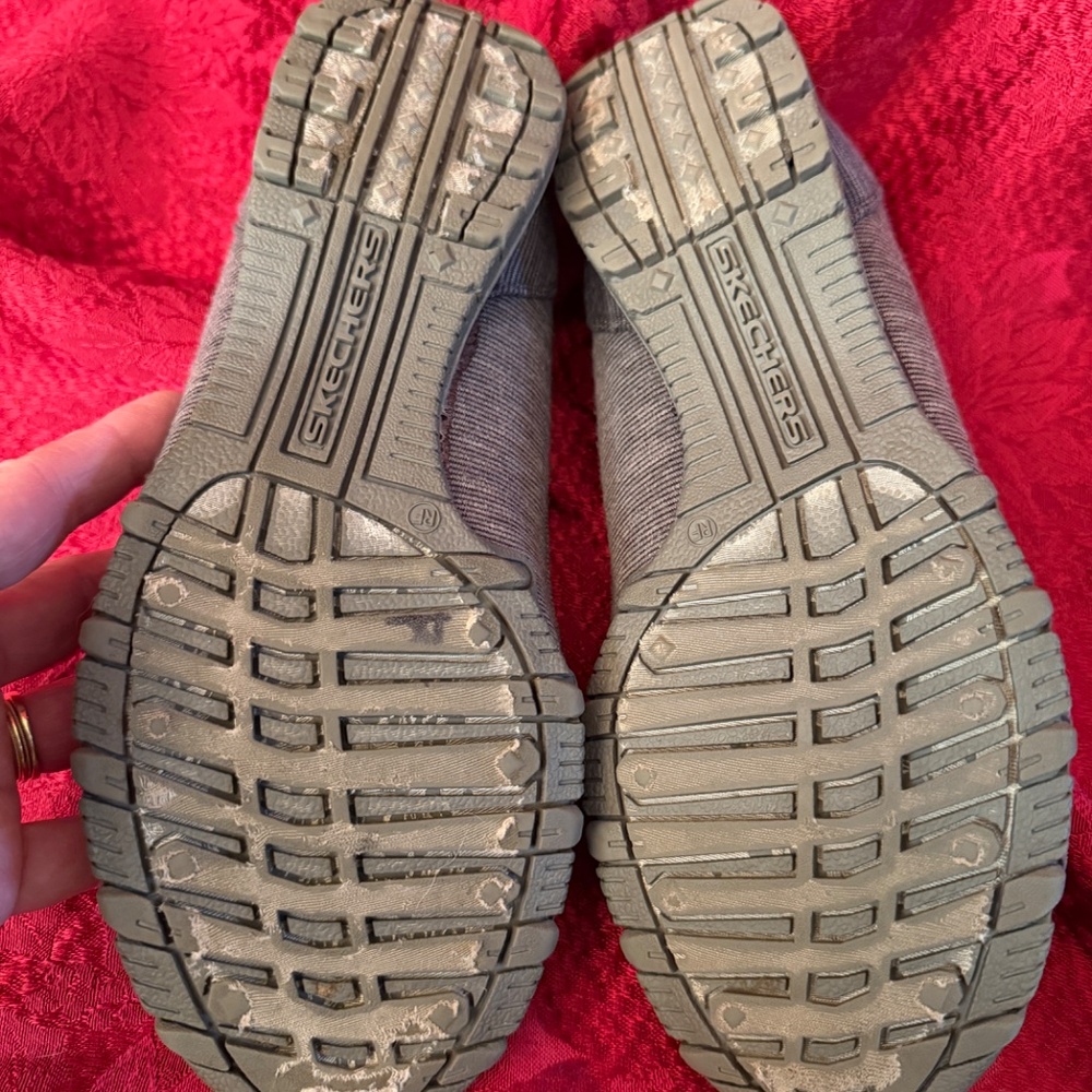 Skechers Gray Canvas Slip on Shoes in a size 8.5 - Picture 2 of 10